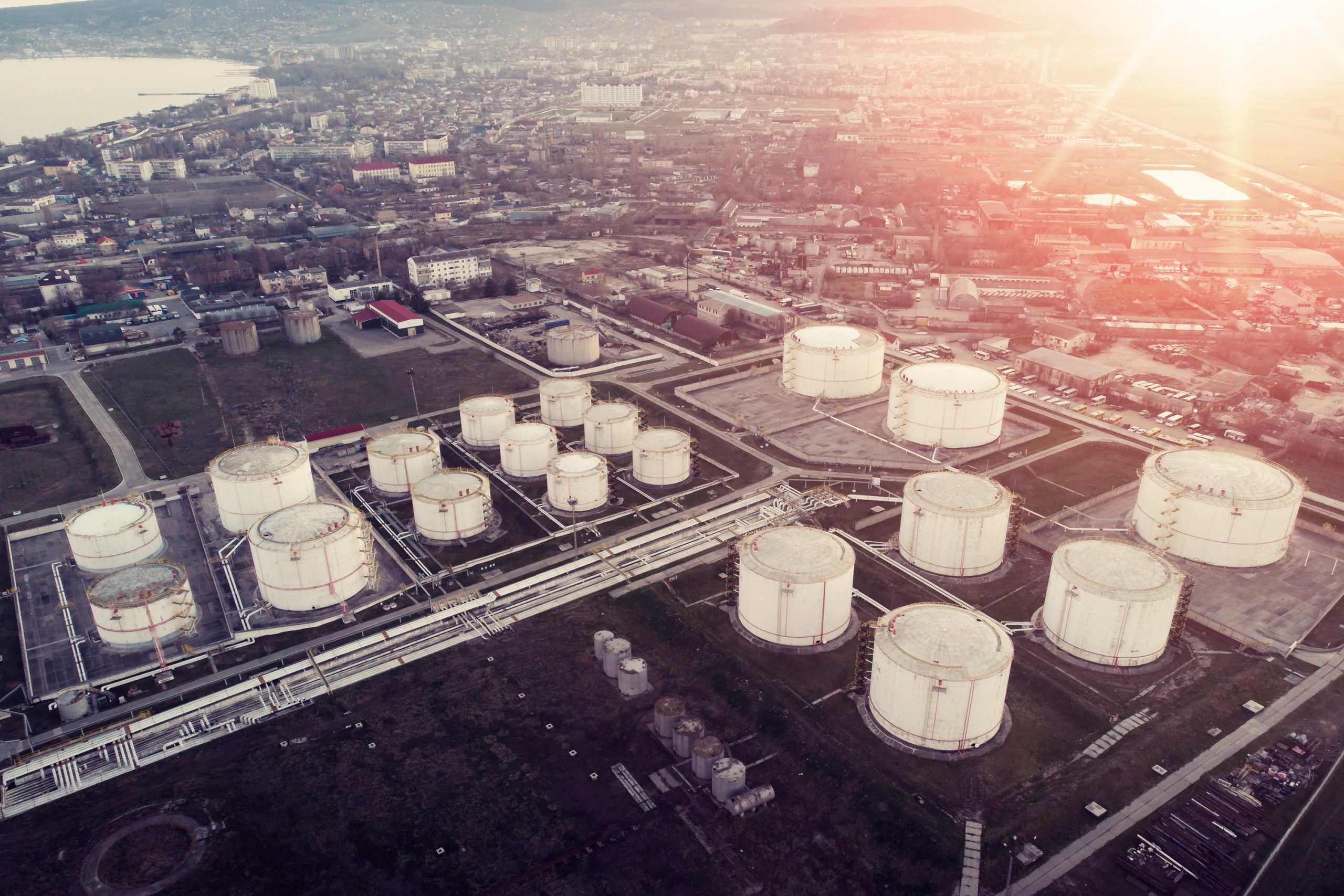 Merchant value of European LNG regas capacity